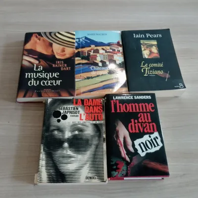 Lot de  5 livres, romans,(15)(Lawrence Sanders ect.)